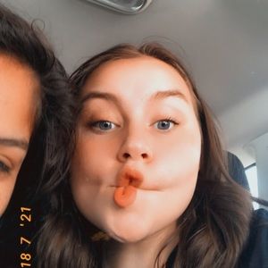 Meet your Posher, Alexis